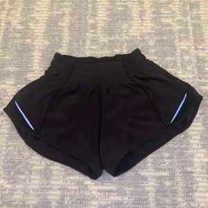 Lululemon Hotty Hot Low-Rise Short 2.5"